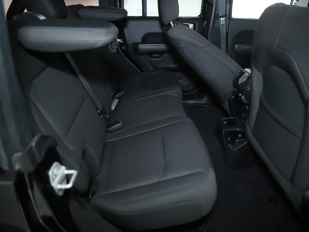 2022 Jeep Wrangler Unlimited Sahara 4x4