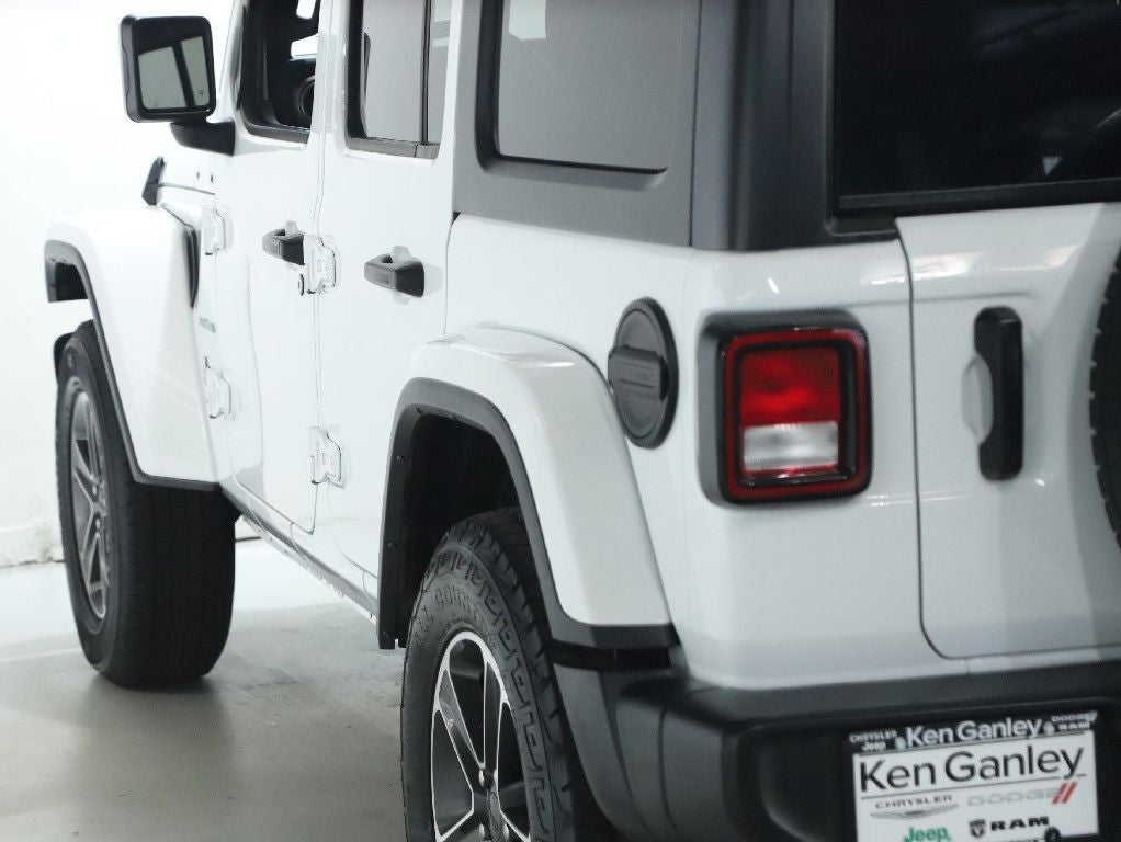 2023 Jeep Wrangler 4-Door Sahara 4x4