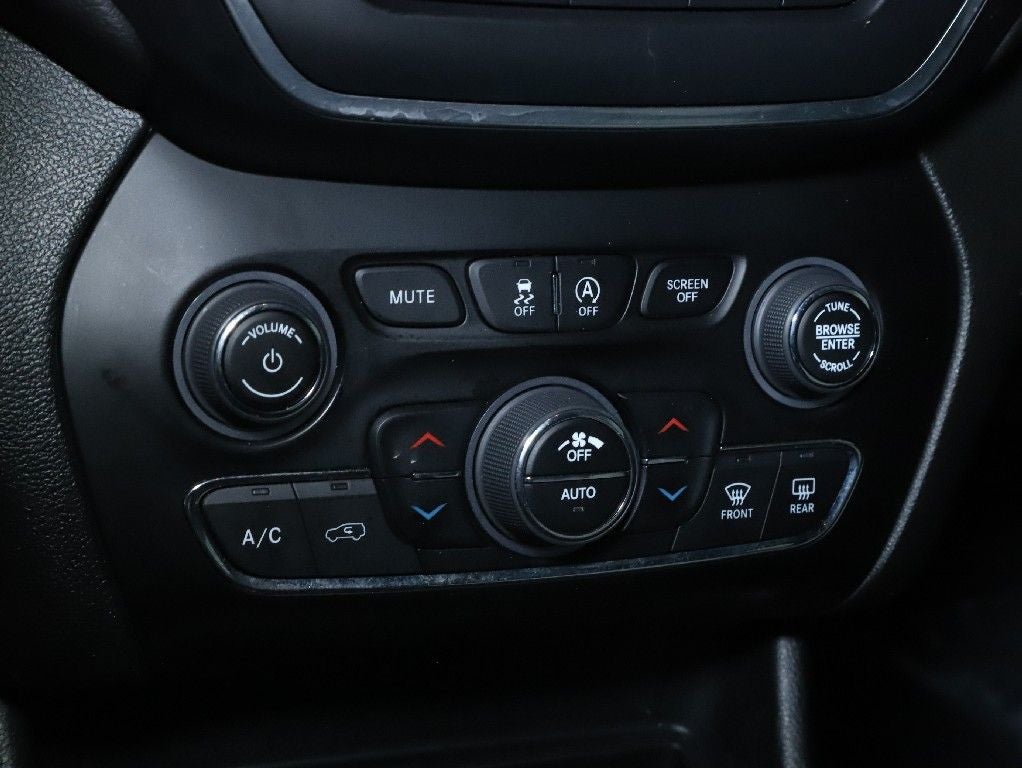 2023 Jeep Cherokee Altitude Lux 4x4