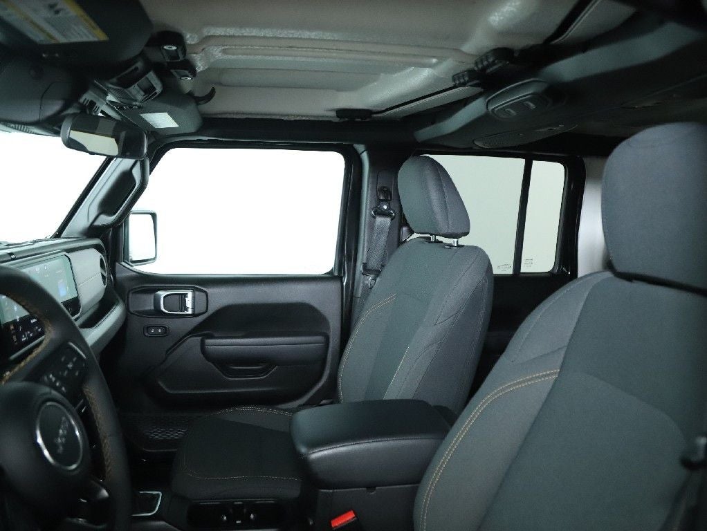 2025 Jeep Wrangler 4-Door Summit 4x4