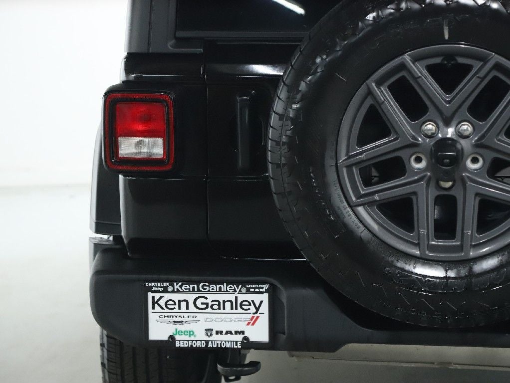 2025 Jeep Wrangler 4-Door Summit 4x4