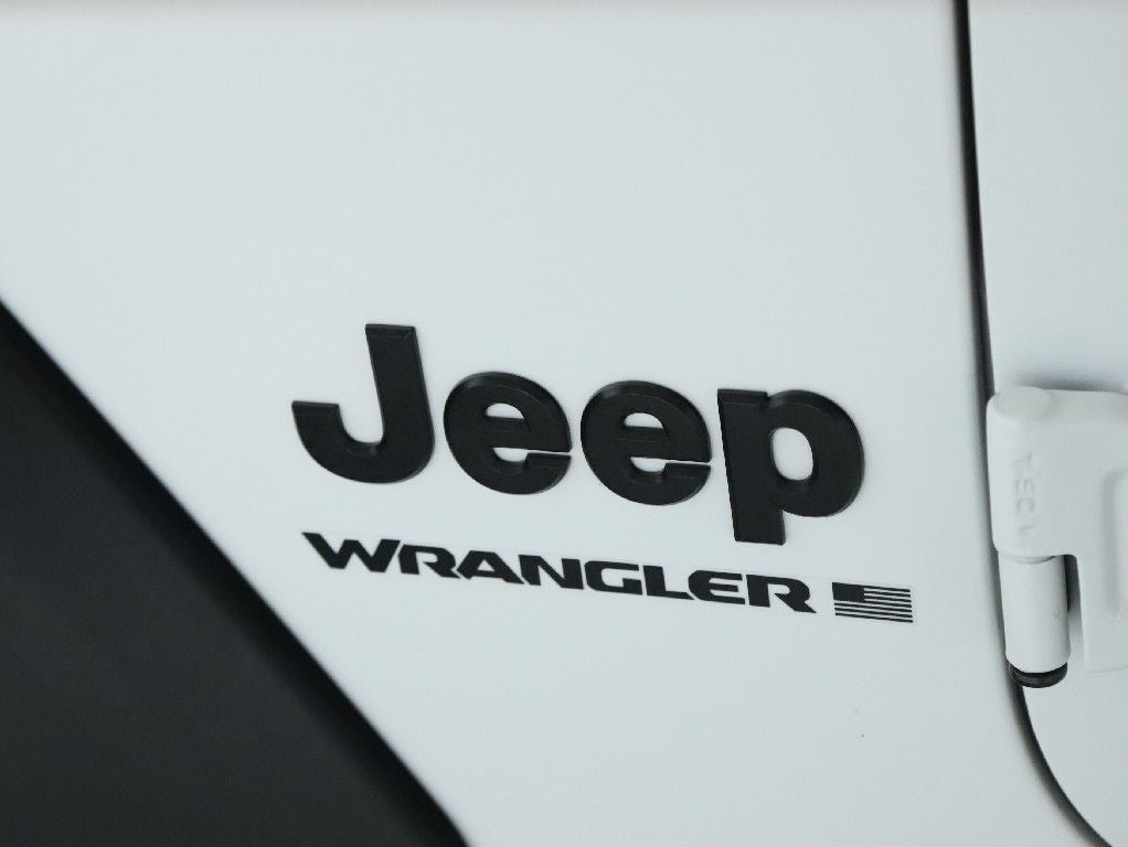 2025 Jeep Wrangler 4-Door Summit 4x4