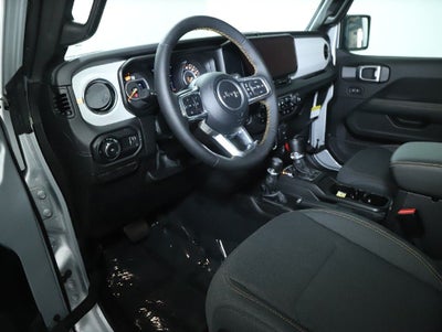 2024 Jeep Wrangler 4-Door Sahara 4x4