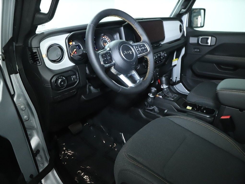 2024 Jeep Wrangler 4-Door Sahara 4x4