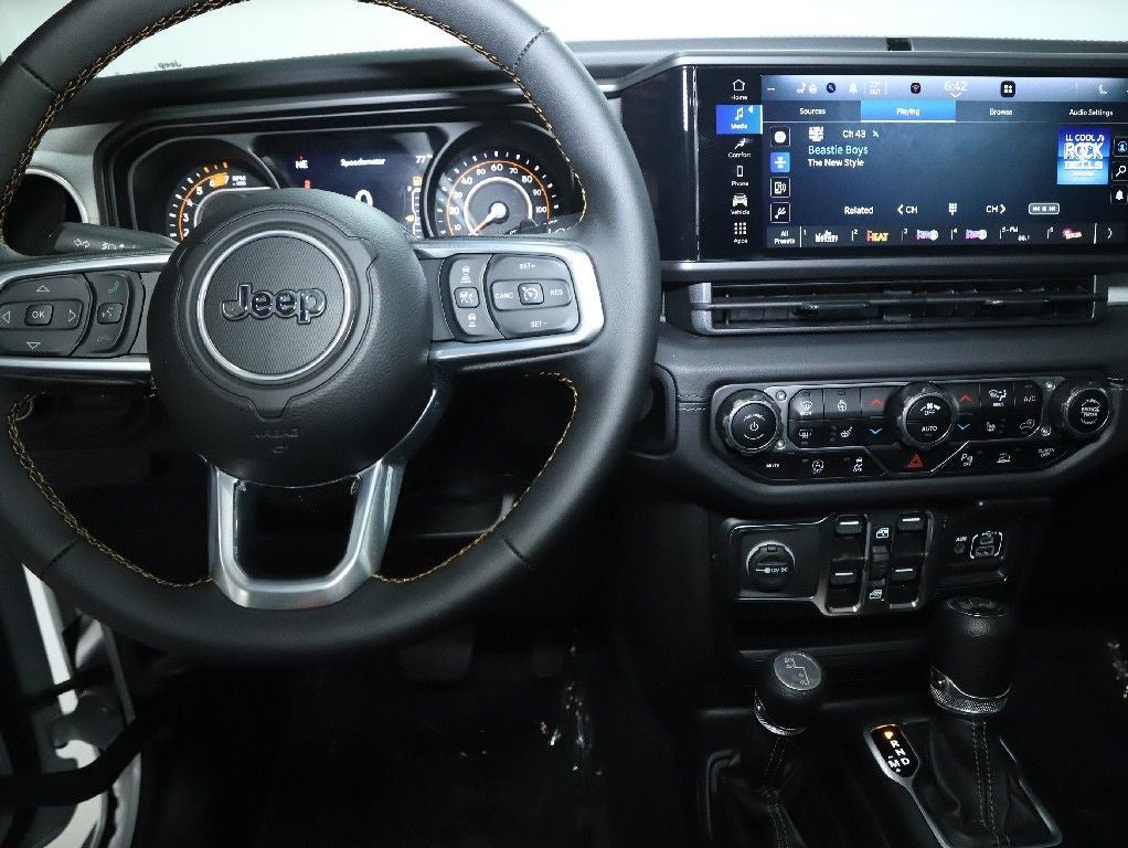 2024 Jeep Wrangler 4-Door Sahara 4x4