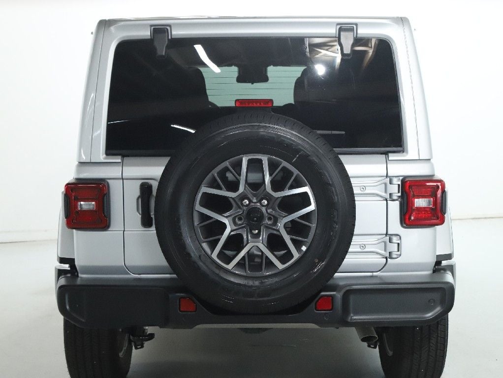 2024 Jeep Wrangler 4-Door Sahara 4x4