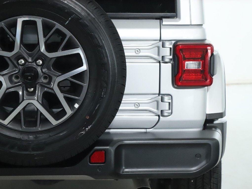 2024 Jeep Wrangler 4-Door Sahara 4x4
