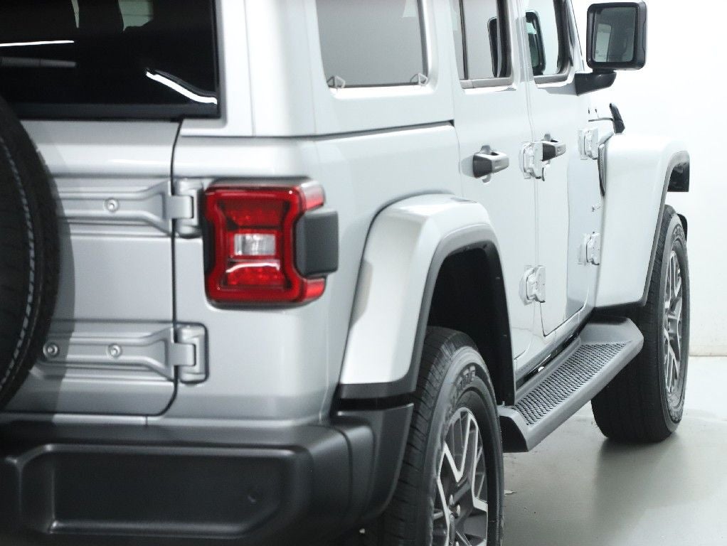 2024 Jeep Wrangler 4-Door Sahara 4x4
