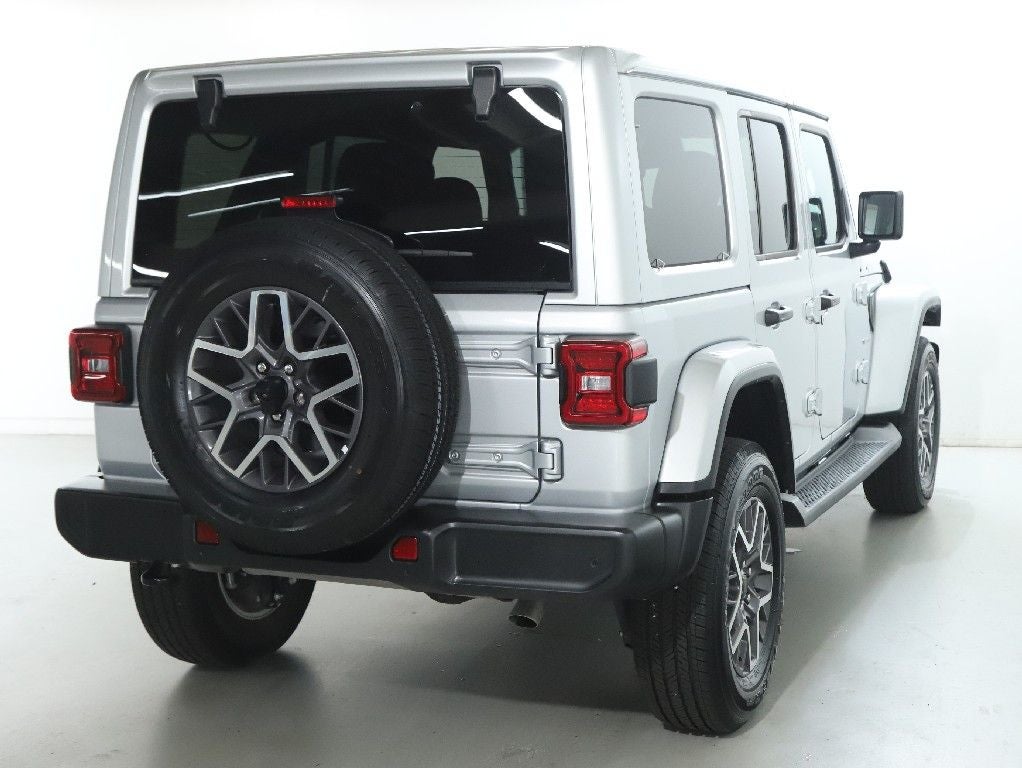 2024 Jeep Wrangler 4-Door Sahara 4x4