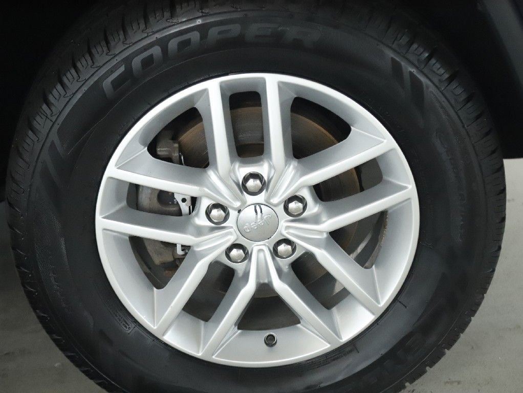 2017 Jeep Grand Cherokee Laredo 4x4