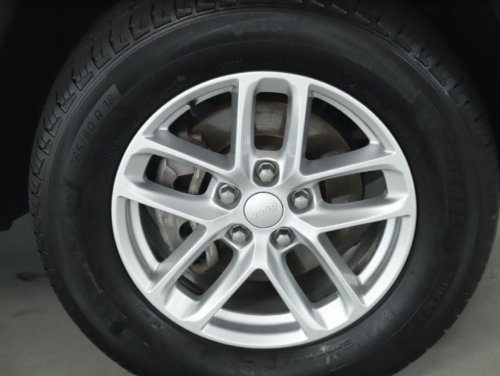 2023 Jeep Grand Cherokee Laredo X 4x4