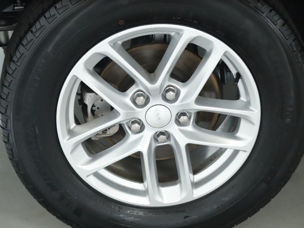 2023 Jeep Grand Cherokee Laredo X 4x4