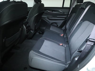 2023 Jeep Grand Cherokee Laredo X 4x4