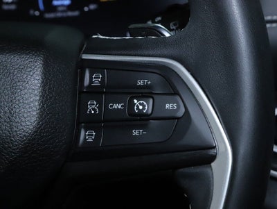 2023 Jeep Grand Cherokee Laredo X 4x4