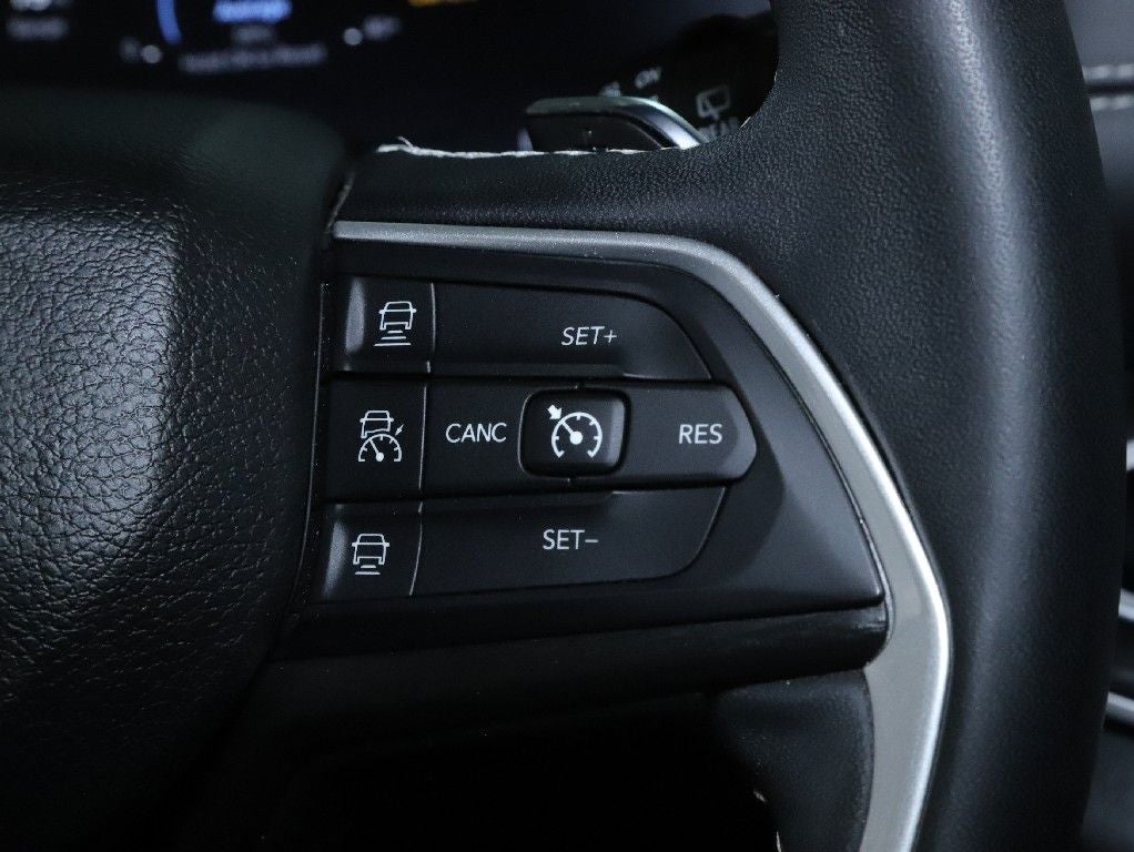 2023 Jeep Grand Cherokee Laredo X 4x4