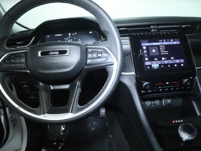 2023 Jeep Grand Cherokee Laredo X 4x4