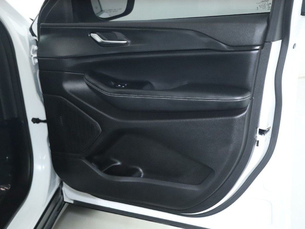 2023 Jeep Grand Cherokee Laredo X 4x4