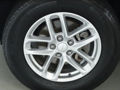2023 Jeep Grand Cherokee Laredo X 4x4