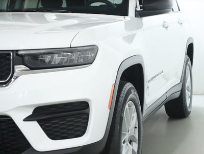 2023 Jeep Grand Cherokee Laredo X 4x4
