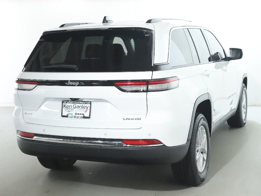 2023 Jeep Grand Cherokee Laredo X 4x4