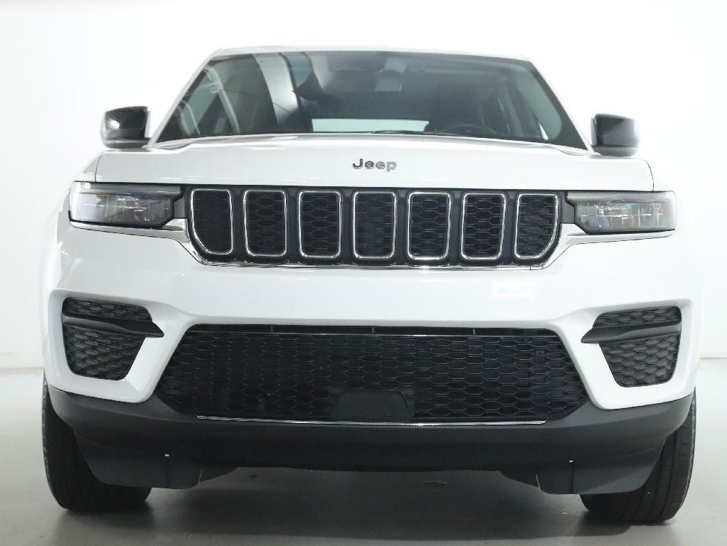 2023 Jeep Grand Cherokee Laredo X 4x4