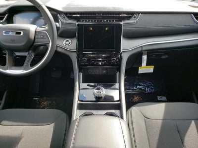 2025 Jeep Grand Cherokee GRAND CHEROKEE LAREDO 4X4