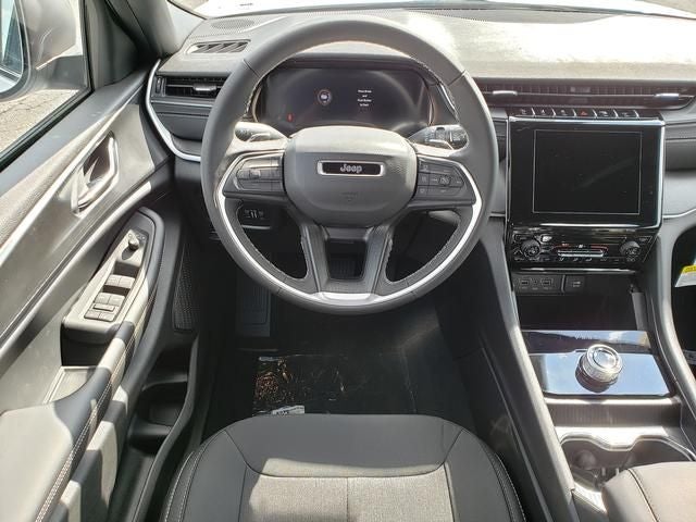 2025 Jeep Grand Cherokee GRAND CHEROKEE LAREDO 4X4