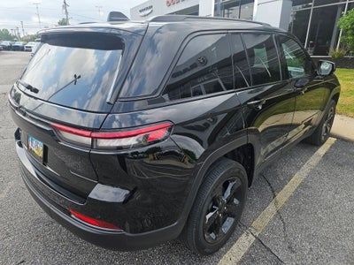 2022 Jeep Grand Cherokee Altitude