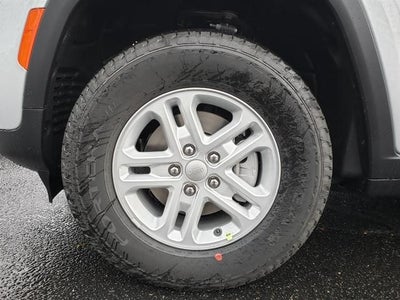 2025 Jeep Grand Cherokee GRAND CHEROKEE LAREDO 4X4