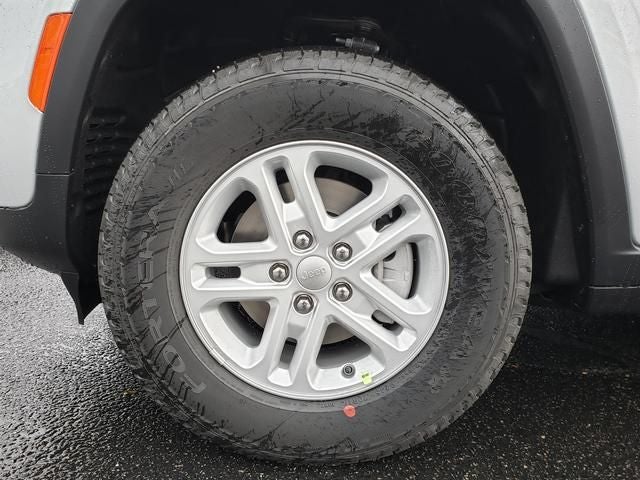 2025 Jeep Grand Cherokee GRAND CHEROKEE LAREDO 4X4