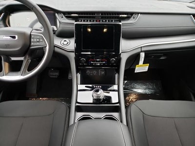 2025 Jeep Grand Cherokee GRAND CHEROKEE LAREDO 4X4