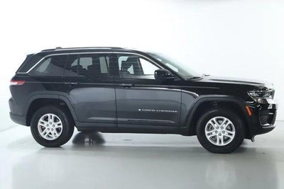 2023 Jeep Grand Cherokee Laredo 4x4