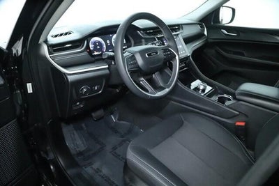 2023 Jeep Grand Cherokee Laredo 4x4