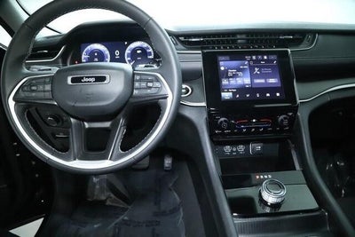 2023 Jeep Grand Cherokee Laredo 4x4