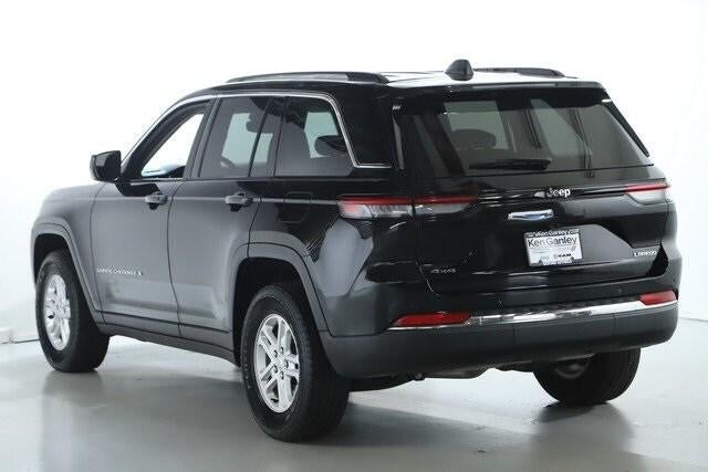 2023 Jeep Grand Cherokee Laredo 4x4