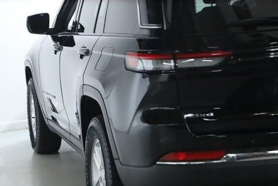 2023 Jeep Grand Cherokee Laredo 4x4