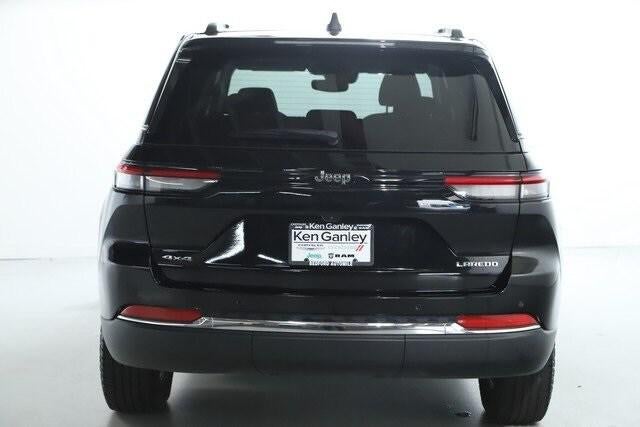 2023 Jeep Grand Cherokee Laredo 4x4