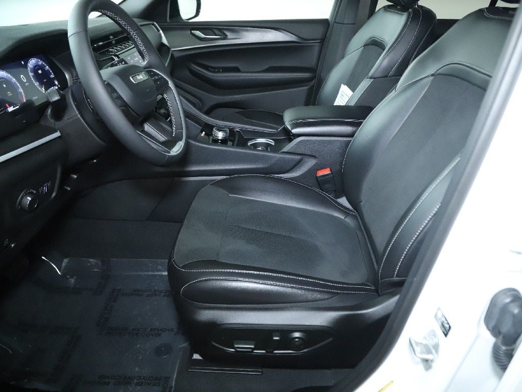 2025 Jeep Grand Cherokee Altitude X 4x4