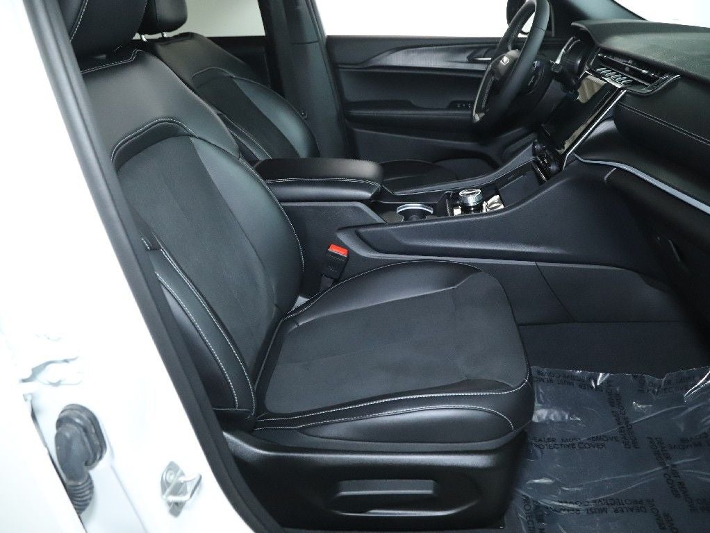 2025 Jeep Grand Cherokee Altitude X 4x4