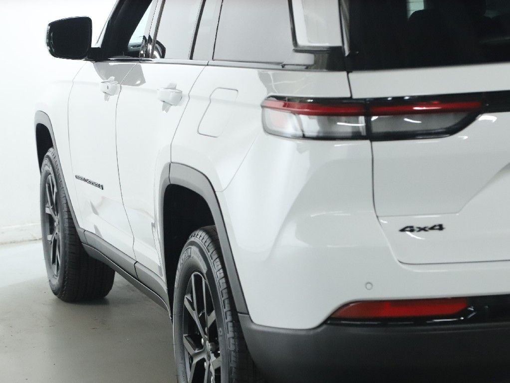 2025 Jeep Grand Cherokee Altitude X 4x4