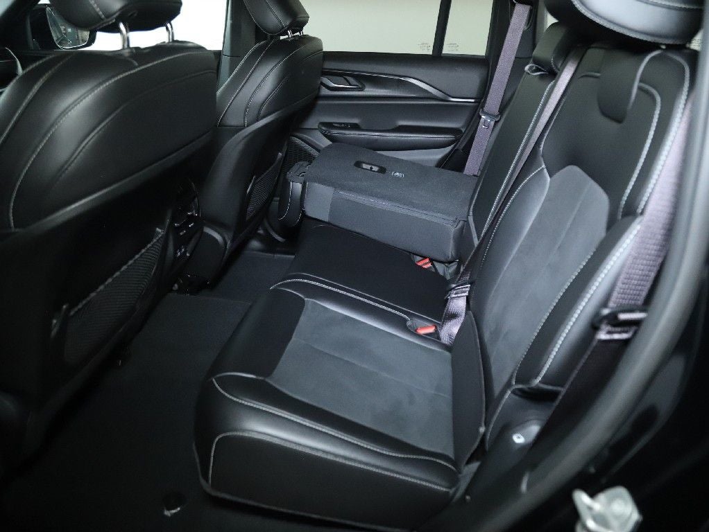 2025 Jeep Grand Cherokee Altitude X 4x4