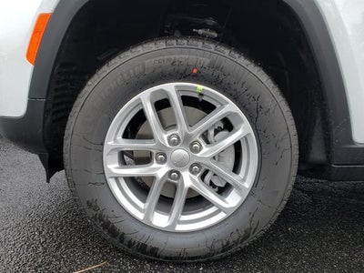 2025 Jeep Grand Cherokee GRAND CHEROKEE LAREDO X 4X4