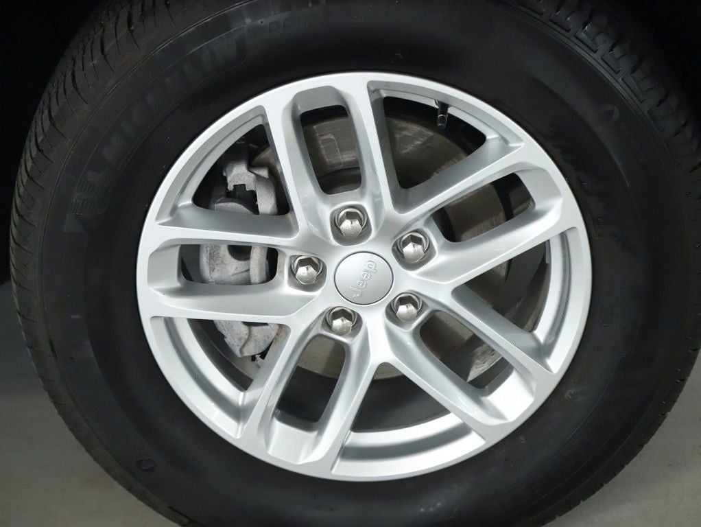 2025 Jeep Grand Cherokee Laredo X 4x4