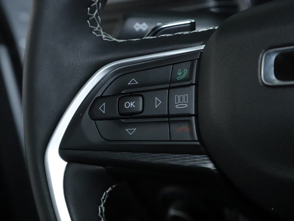 2025 Jeep Grand Cherokee Laredo X 4x4