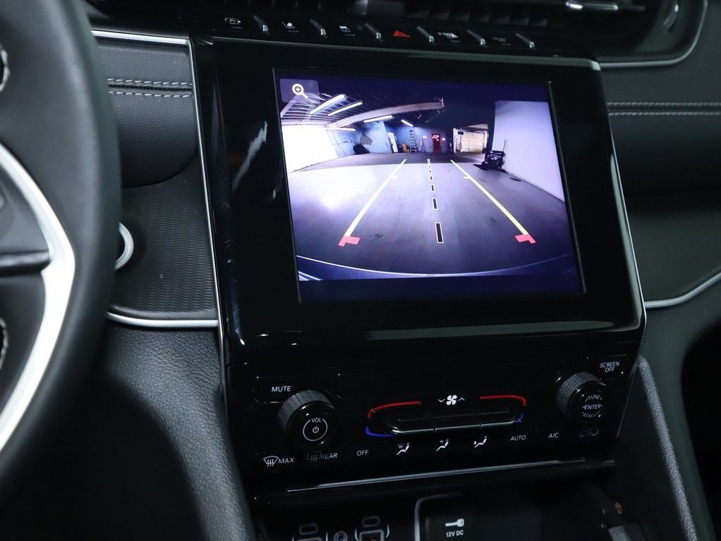 2025 Jeep Grand Cherokee Laredo X 4x4