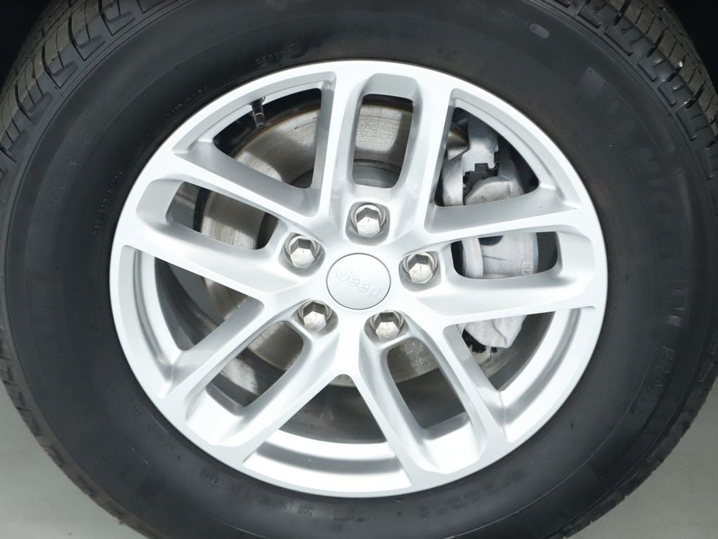 2025 Jeep Grand Cherokee Laredo X 4x4