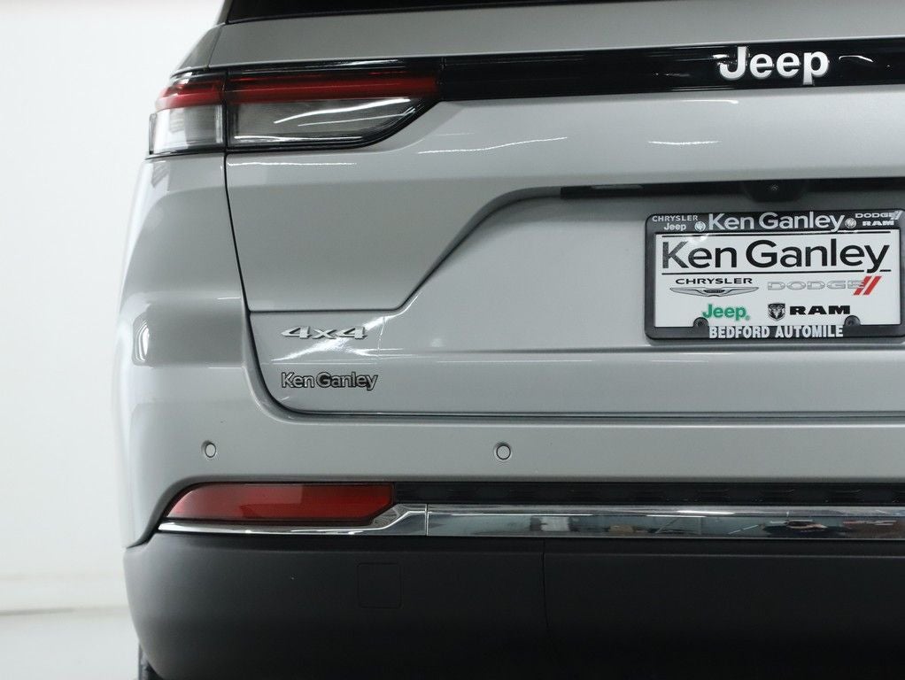 2025 Jeep Grand Cherokee Laredo X 4x4