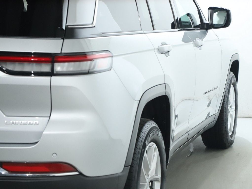 2025 Jeep Grand Cherokee Laredo X 4x4