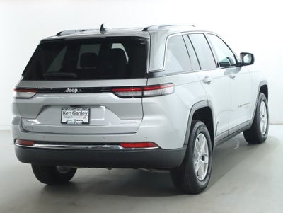 2025 Jeep Grand Cherokee Laredo X 4x4