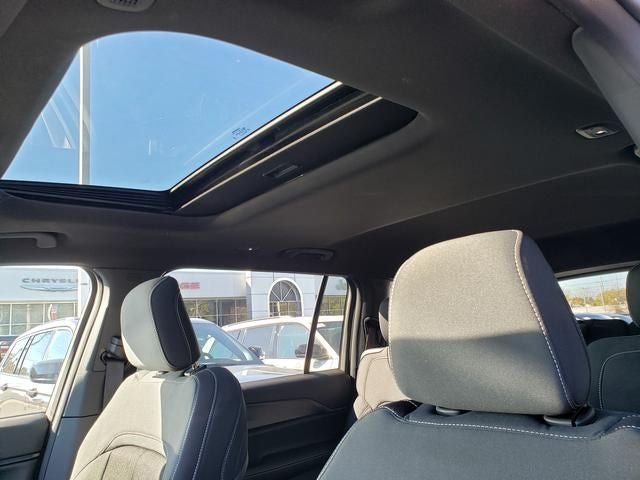 2025 Jeep Grand Cherokee GRAND CHEROKEE L LAREDO X 4X4